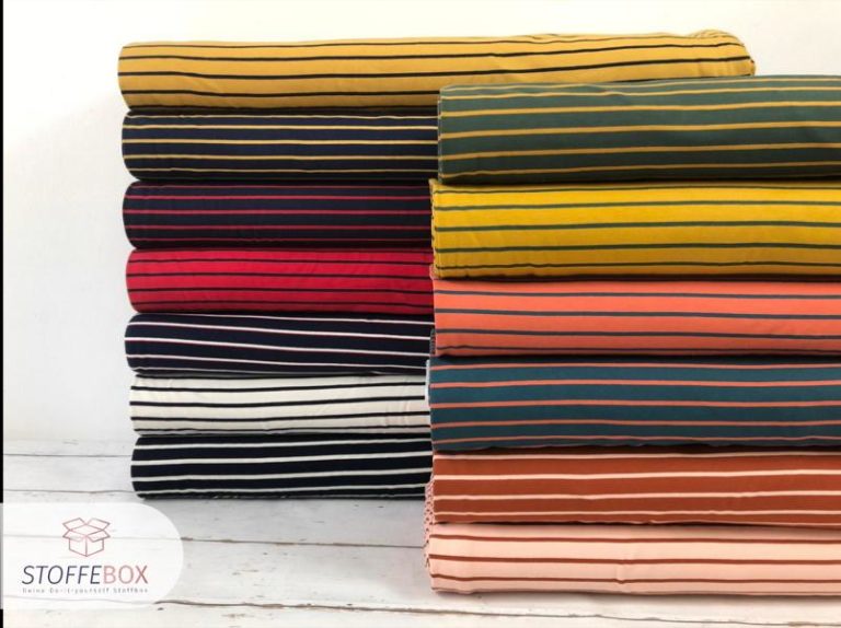 DEKOVALENZ Bali-Fahne WAVE 5 Meter Rot – Stylischer Stoff Für Garten, Party & Co. (ohne Stange)