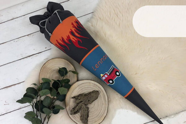 Schultüte mit Name Feuerwehrauto schwarz rot