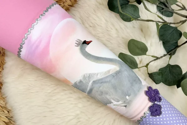 Schultüte mit Namen – Schwan in rosa, flieder (70cm, 85cm) – Bild 2