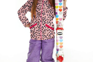 Tragebild Softshell Kinderstoff gemustert mit Leoprint Druck in der Farbe rosa