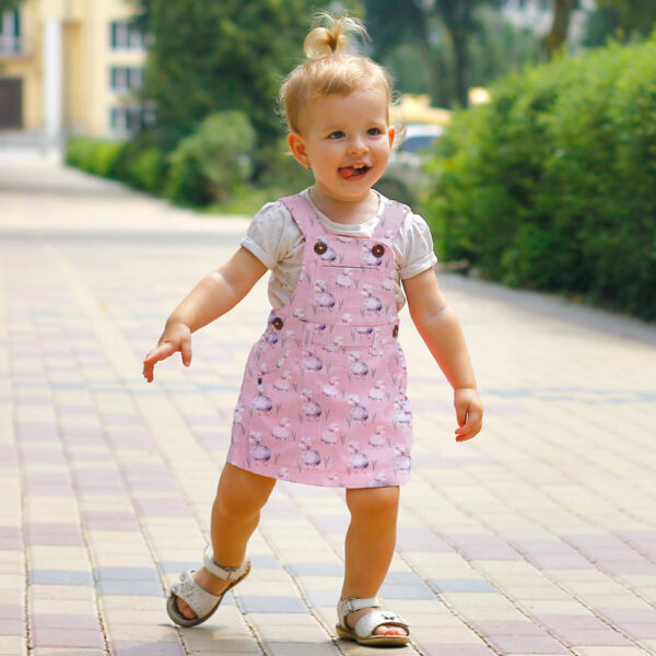 Tragebild Kleid Mädchen Feincord Schaf rosa