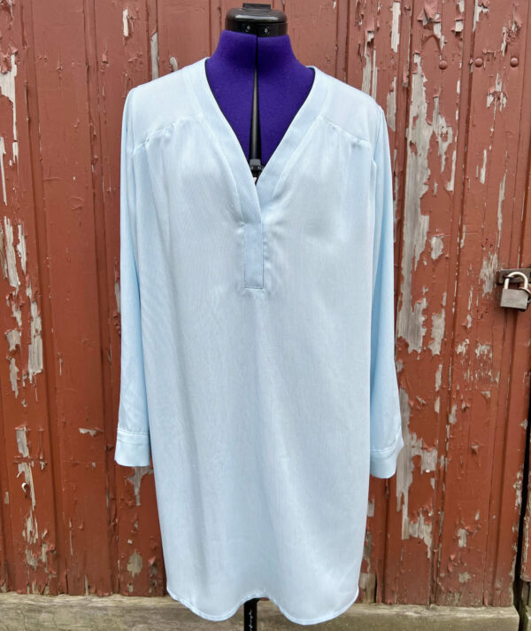 Tragebild vom Schnittmuster Fadenkaefer für Damen Bluse Cleo