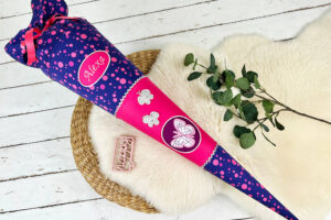 Schultüte passend zum ergobag Bärmuda in dunkel lila mit rosa, pink Punkten