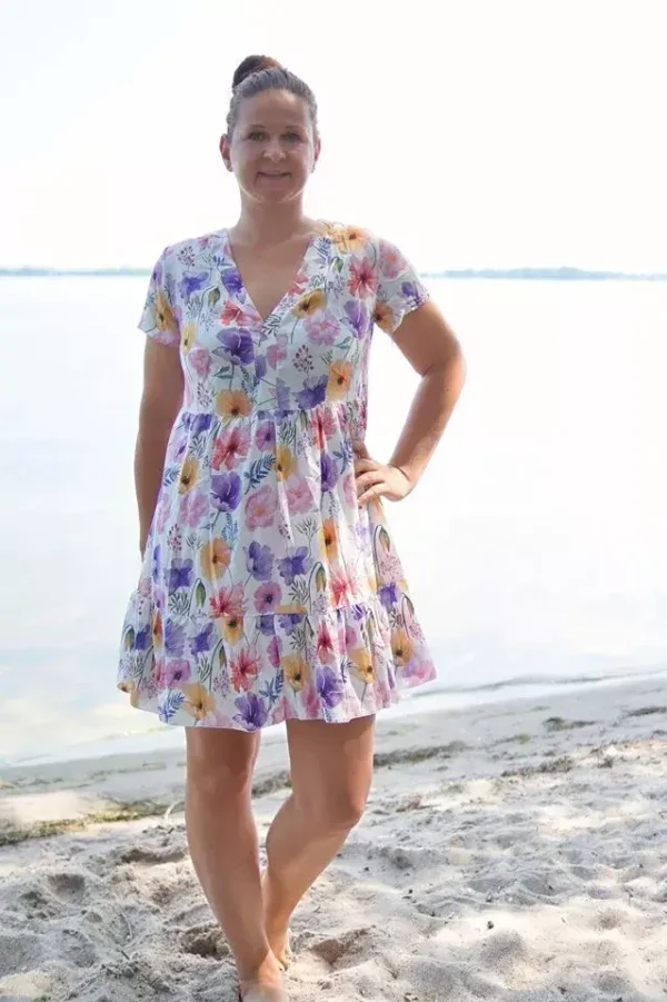 Tragebild Schnittmuster Fadenkaefer für Kleid Valentina Damen