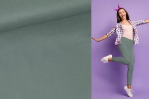 elastischer und dehnbarerer Hosenstoff aus Baumwolle für Peach Chino in rauchiges mint