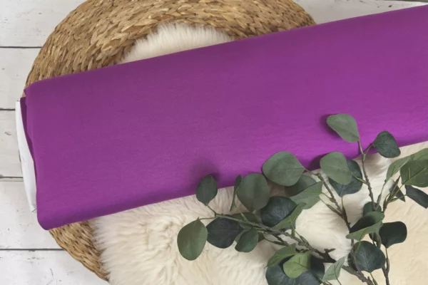 elastischer Viskosejersey Stoff in uni Farbe brombeere