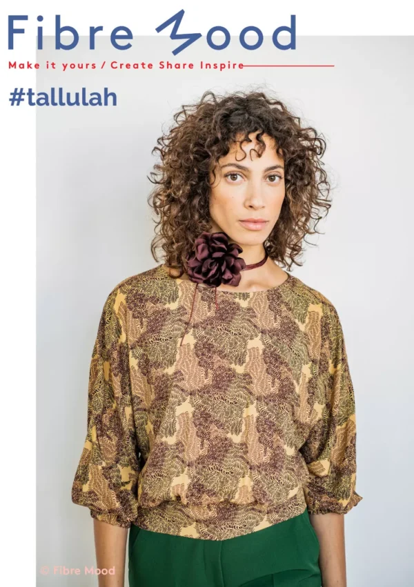 Tragebild Fibre Mood Special Tallulah aus Viskose mit abstrakten Muster in dunkelbeige