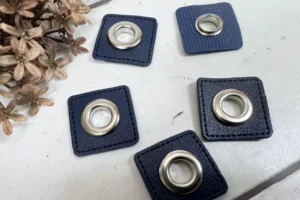 Ösen Patches für Kordel aus Lederimitat in marine