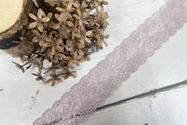 Spitzenband elastisch 30mm breit mit Blumenmuster in puder