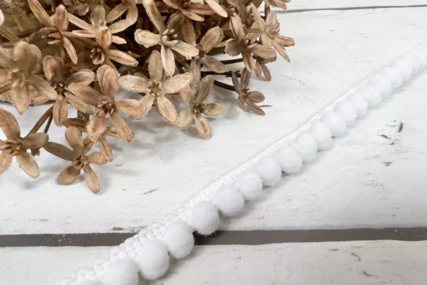 PomPon Borte 6mm ecru
