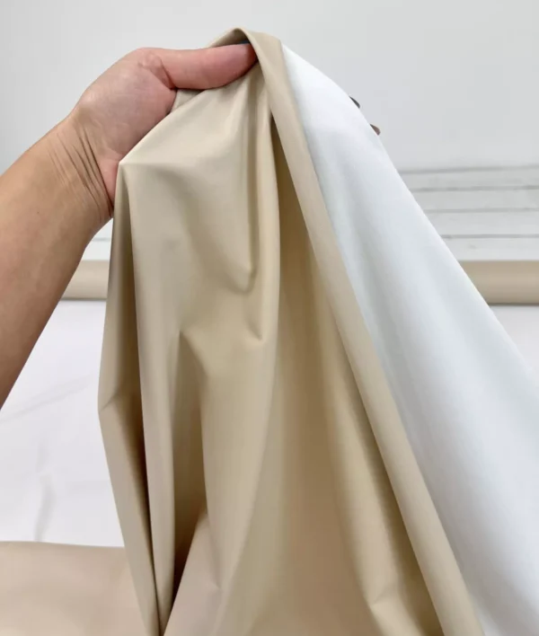 Kunstleder für Bekleidung in Uni beige
