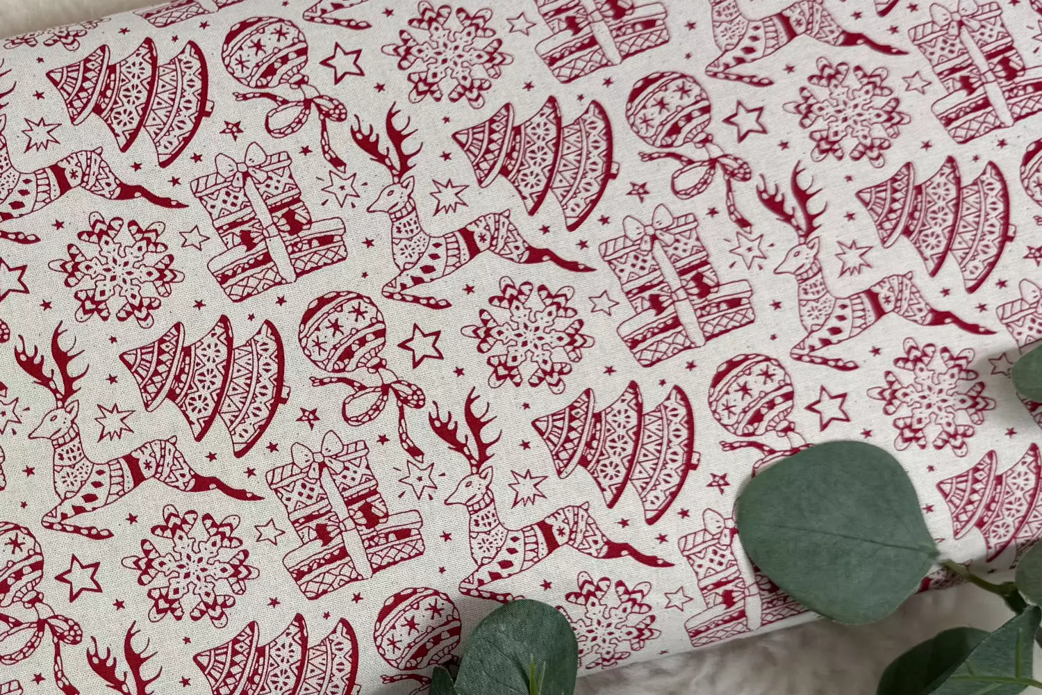 Weihnachtsstoff Cretonne Baumwollstoff – skandinawisches Weihnachtsmuster in ecru - Öko-Tex 100