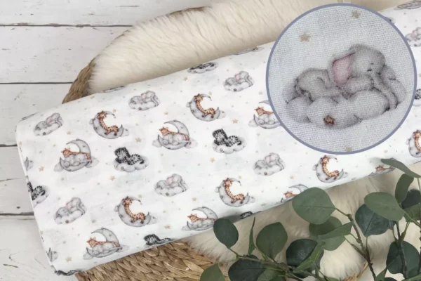Musselin Stoff mit Zebras, Giraffen und Elefanten in weiß