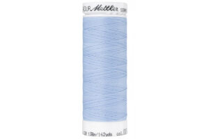 elastisches Nähgarn der Marke Seraflex in der Farbe pastelblau