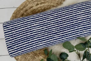Baumwolljersey mit blau, weiß gestreiften vintage Streifen