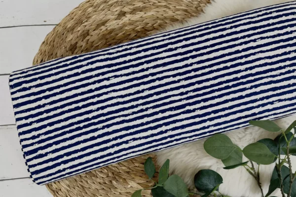 Baumwolljersey mit blau, weiß gestreiften vintage Streifen