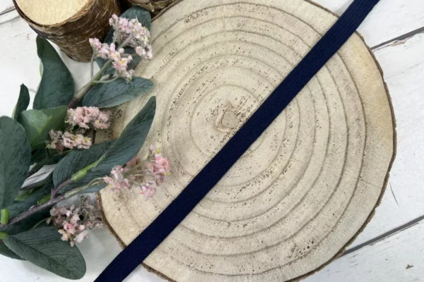 Flachkordel aus Baumwolle mit einer Breite von 17mm in der Uni Farbe dunkelblau