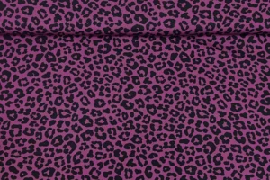 Viskose Twill Stoff mit Leoprint in beere. Klara by Swafing