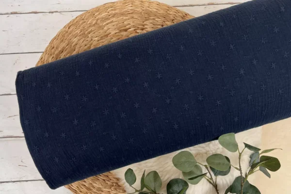 Reststück 35cm Musselin Stoff / Double Gauze - bestickte kleine Blumen und Lochstickerei in marineblau - Öko-Tex-100 – Bild 2