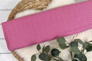 Baumwollestoff gestreift mit schmalen Streifen in pink
