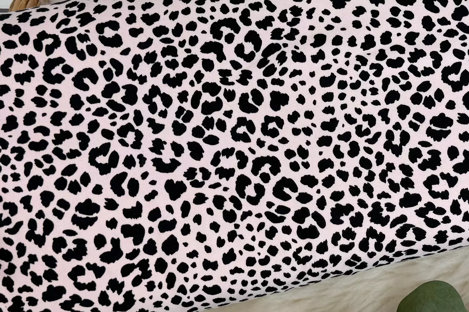 Jersey Stoff Leoprint Animalprint in hellrosa ÖkoTex100