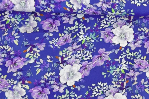 Viskose Stoff mit großem Blumenmuster in royalblau