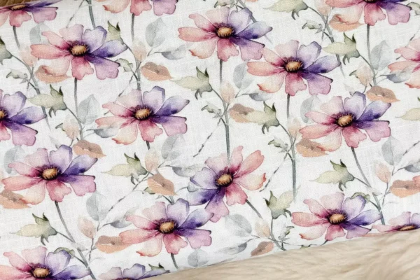Leinen Stoff mit aquarell Blumen Muster in lila