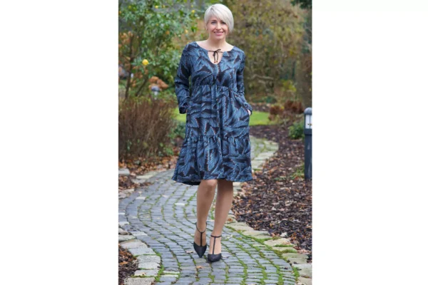 Viskose Stoff - Fall Leaves by Thorsten Berger in royalblau – Bild 3