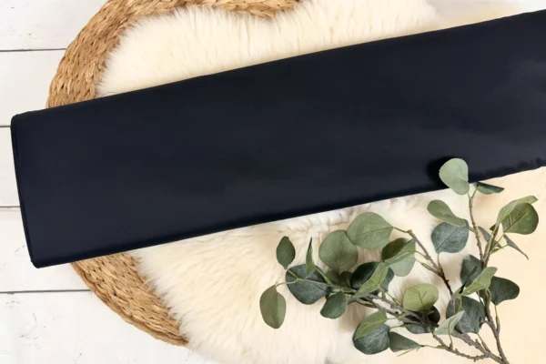 elastischer Futterstoff in schwarz