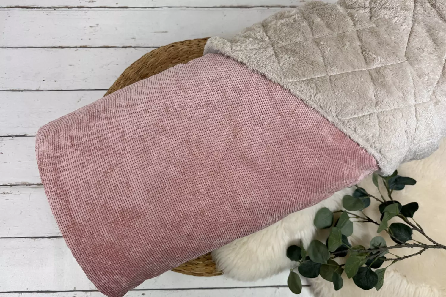 Cord Steppstoff mit Rauten und Fellrückseite in Uni Farben – Bild 7